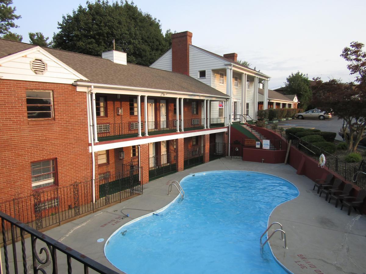 Boardman Inn Youngstown Exterior photo